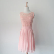 Chiffon  Style Dress Black Lace Formal Dress Sleeveless Knee Length Party Dresses Elegant  Back Zipper SM6