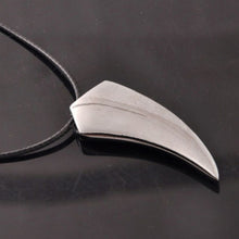 Brave Men's Necklace Stainless Steel Wolf Tooth Necklace Animal Pendant Necklaces Jewelry Gift SM6