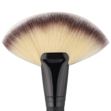 New Pro Fan Shape Blush Make Up Brushes Tool Face Powder Soft Foundation Blending Cosmetic Brusher Pincel Maquiagem SM6